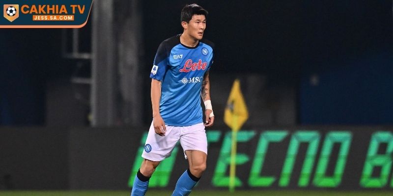 Top 7 trung vệ hay nhất thế giới 2026 3 Kim Min-jae sở hữu thể hình lý tưởng và tranh chấp tốt