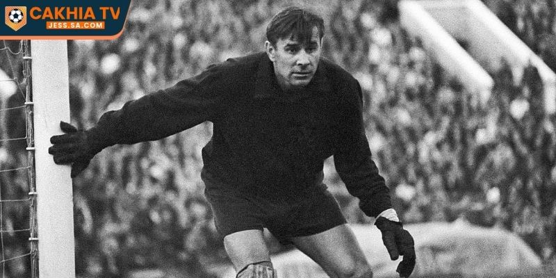 Top thủ môn hay nhất thế giới 2026 & thành tích nổi bật 2 Lev Yashin là thủ môn duy nhất nhận danh hiệu quả bóng vàng