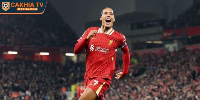 Top 7 trung vệ hay nhất thế giới 2026 1 Virgil van Dijk nổi bật ở khả năng không chiến vượt trội
